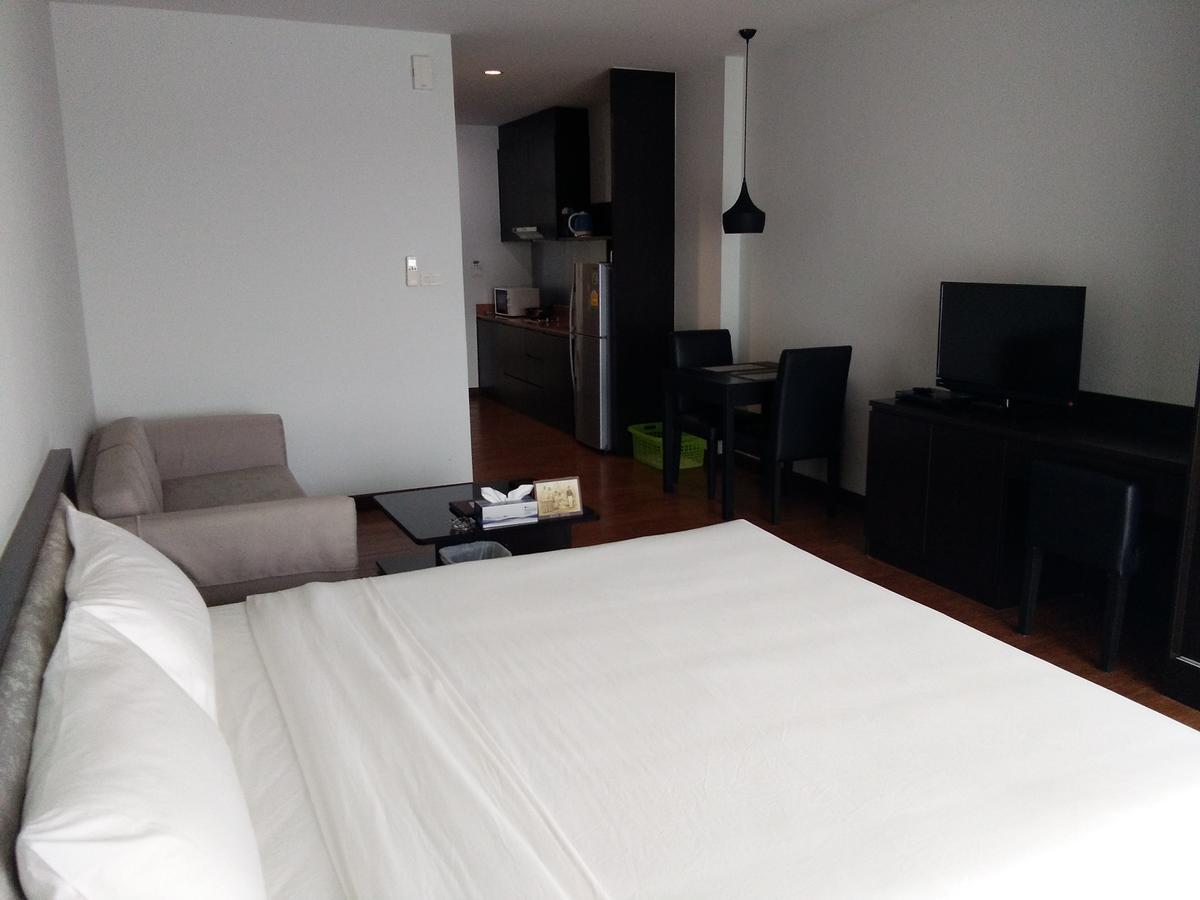 The Park 304 Executive Serviced Apartment Si Maha Phot Eksteriør bilde
