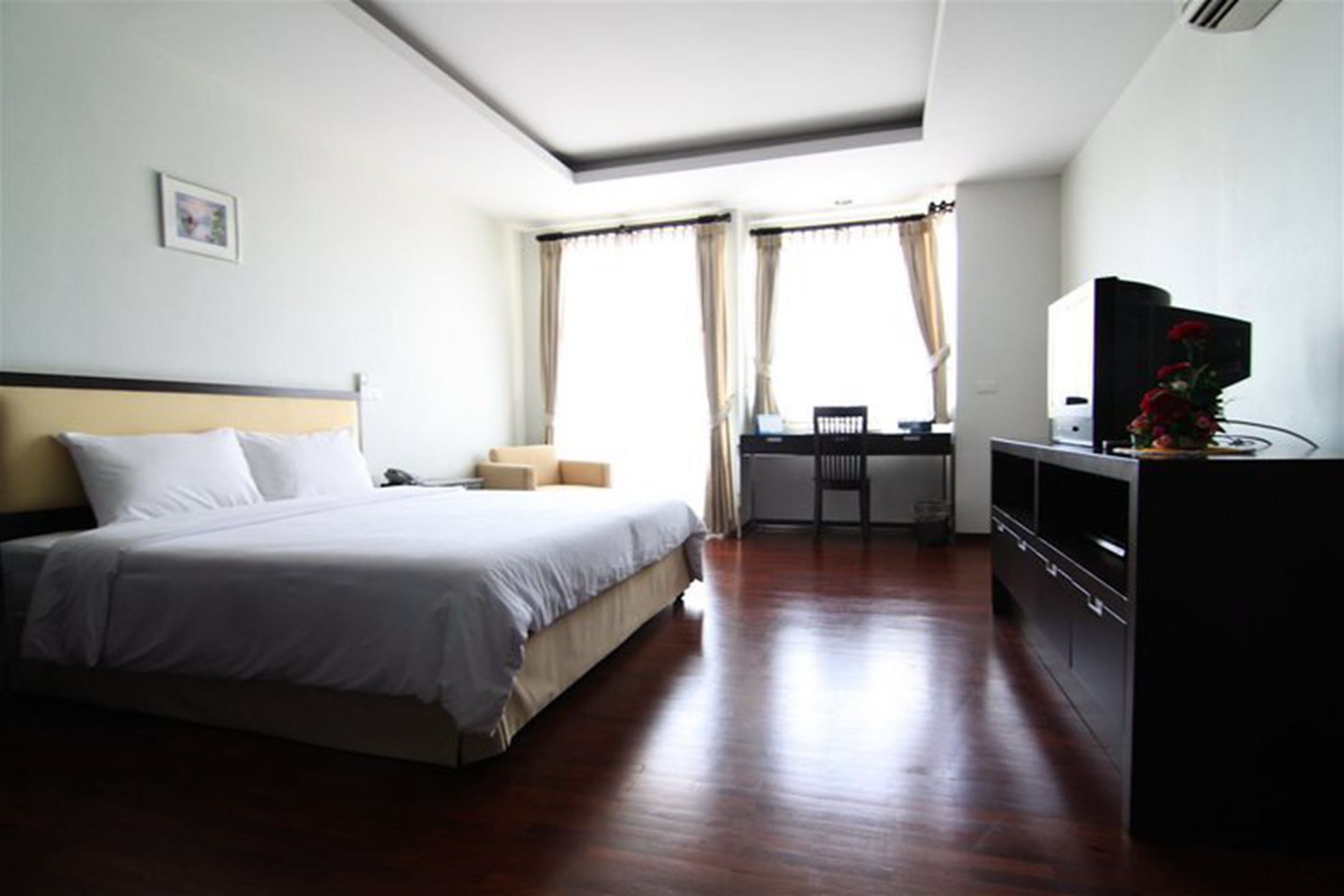 The Park 304 Executive Serviced Apartment Si Maha Phot Eksteriør bilde